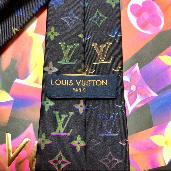 🎁HOLIDAY 25’🎁🆕💯 LOUIS VUITTON  MONOGRAM FUSHIA BLACK MULTI-CLR MOTIF W/TAGS🔥HOT🔥 - Picture 10 of 16